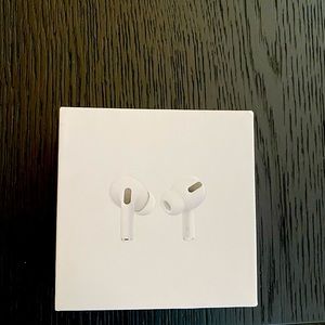 Apple Airpod Pros with Wireless Charging Case - White